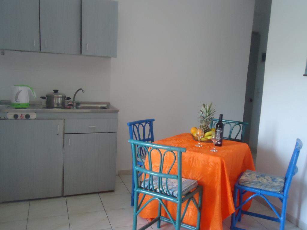 Saloustros Apartments Amoudara Lasithiou Quarto foto